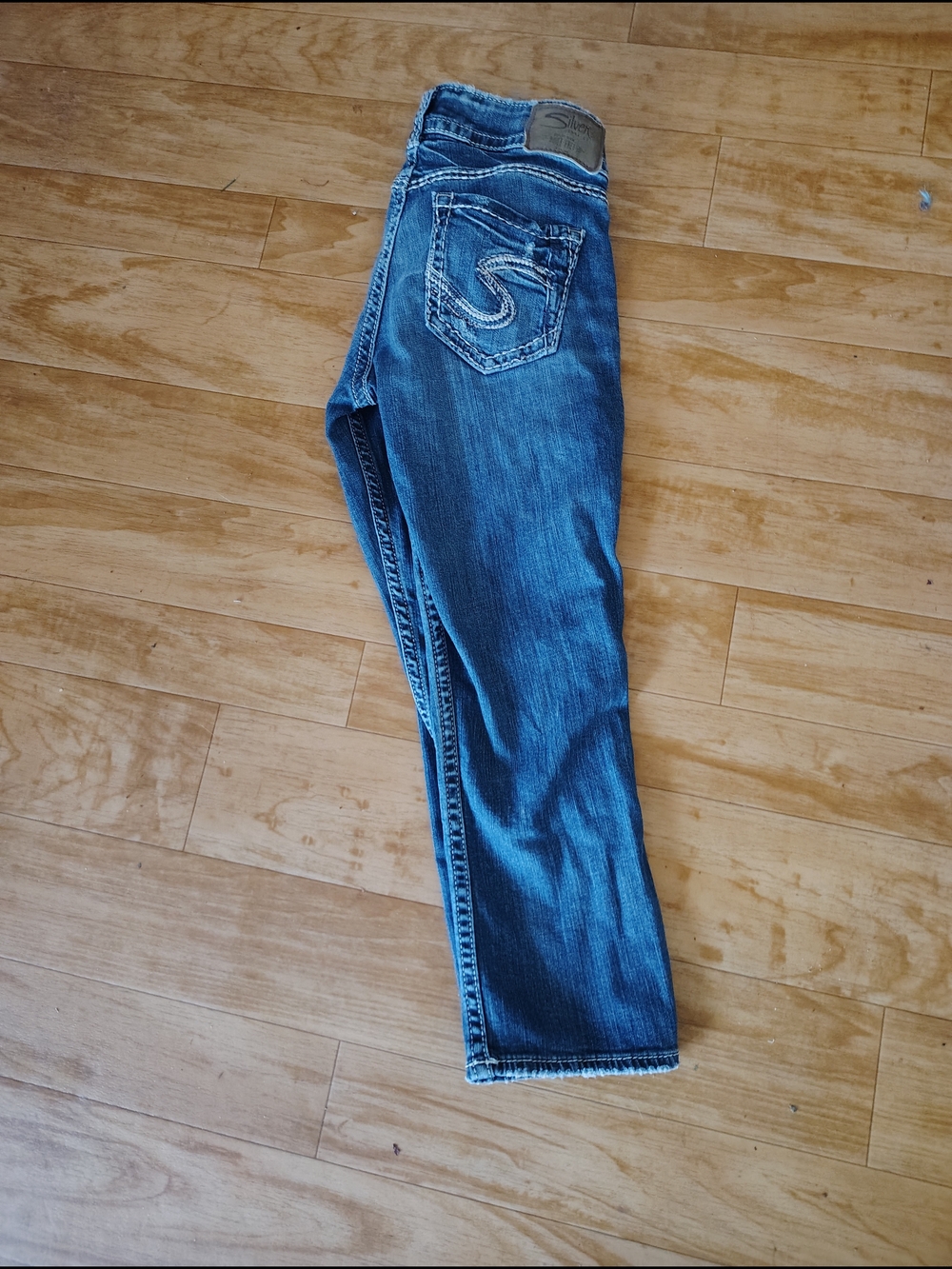 Straight Leg Silver Capris Suki 27